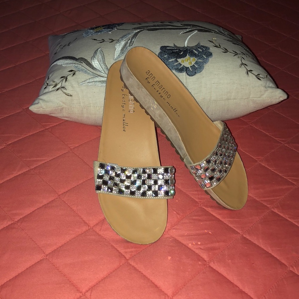 Shoes - Picture 2 of 3